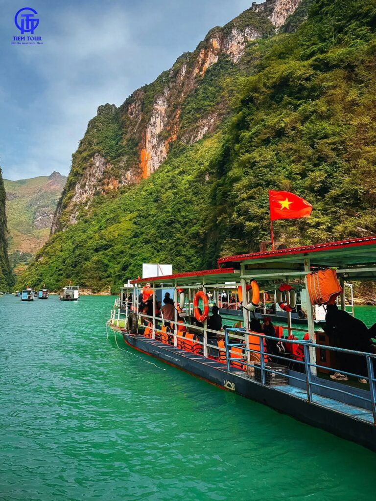 Ha Giang Loop Tour 3 Days 2 Nights